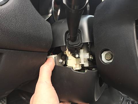 Separating Steering Column Trim