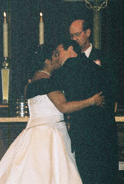 Jeff & Irma kissin'